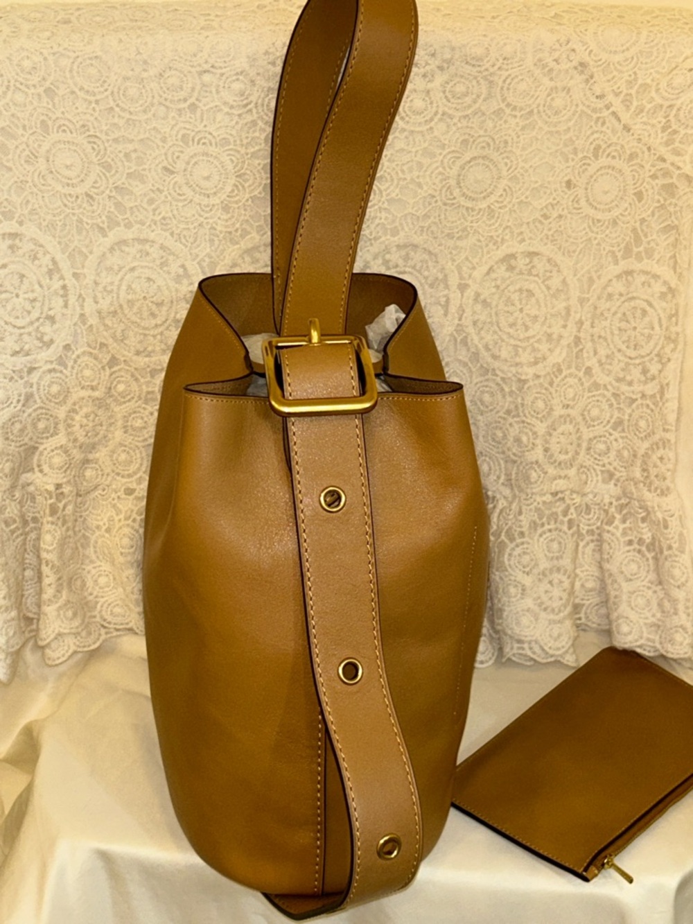 Gorgeous Coach Bleeker Bucket Bag - Picture 6 of 15